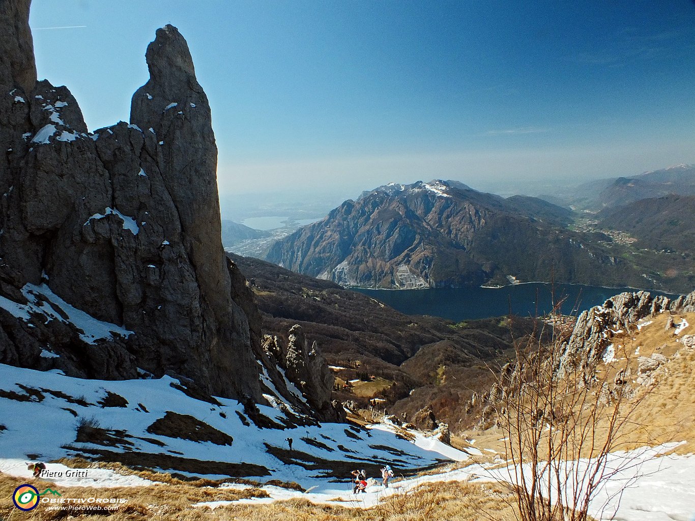 44 Vallone di salita col Campaniletto del Rifiugio.JPG